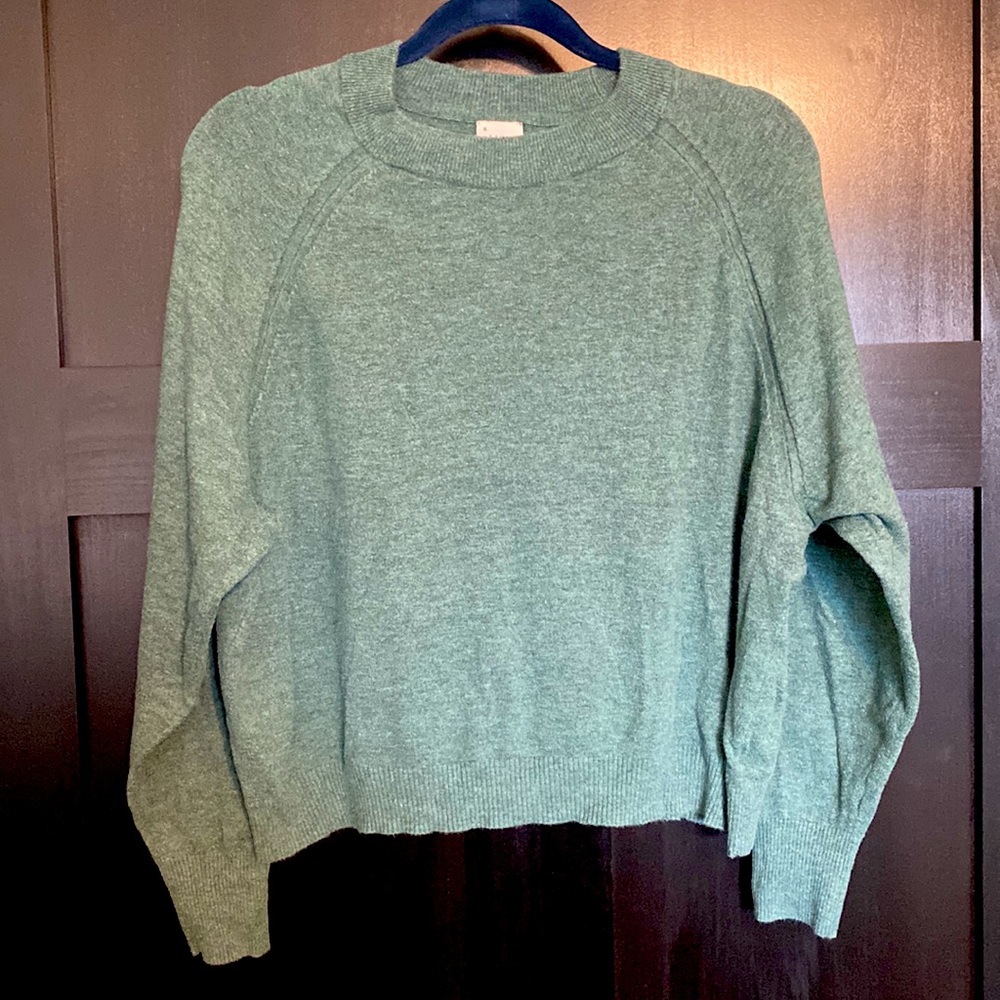 Green a new day sweater